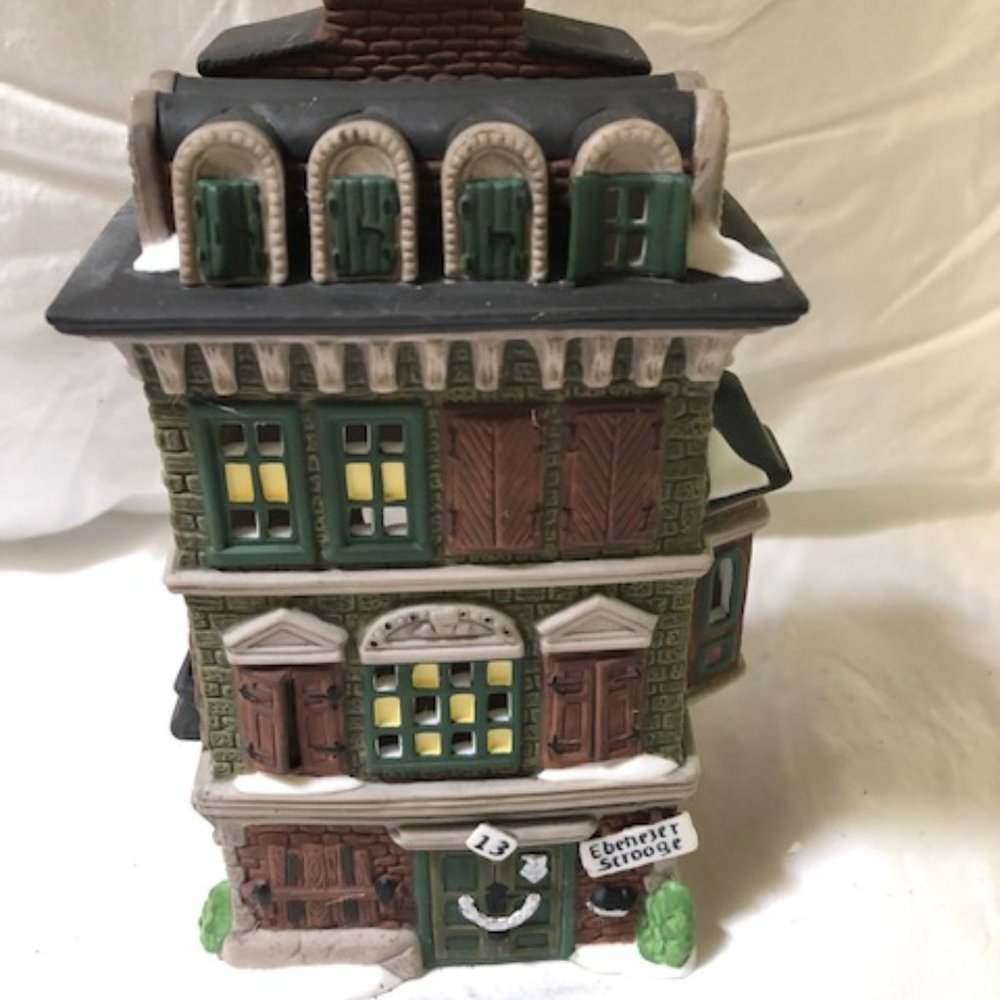 Dept 56 Dickens' Village Flat of Ebenezer Scrooge